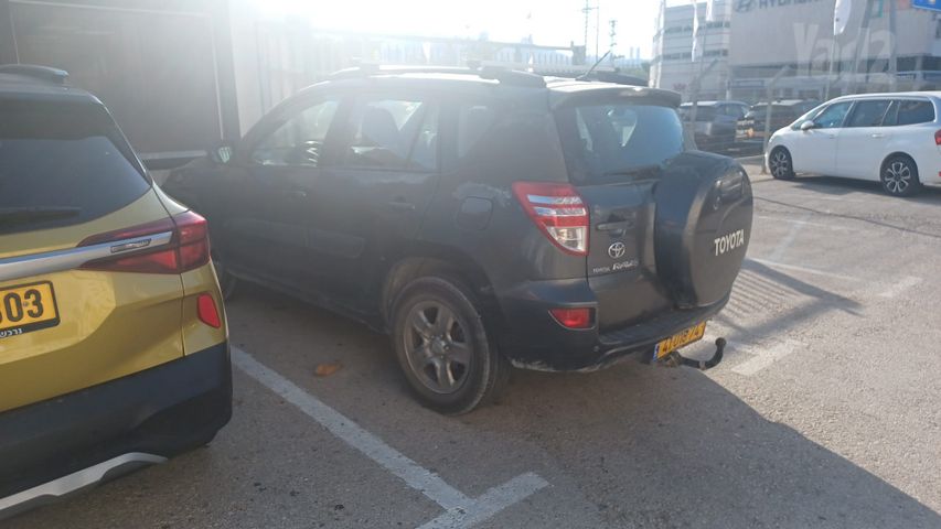 טויוטה RAV4