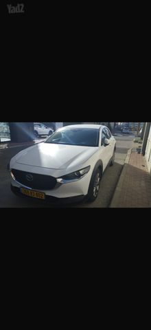 מודעת רכב מאזדה CX-30