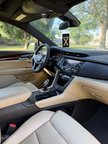 קאדילק XT5
