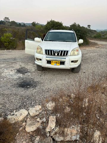טויוטה לנד קרוזר