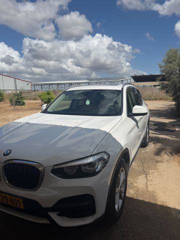 ב מ וו X3