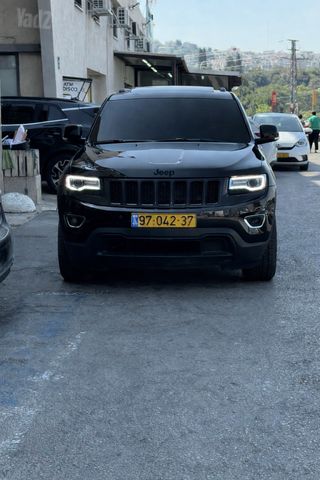 מודעת רכב ג'יפ גרנד צ'ירוקי
