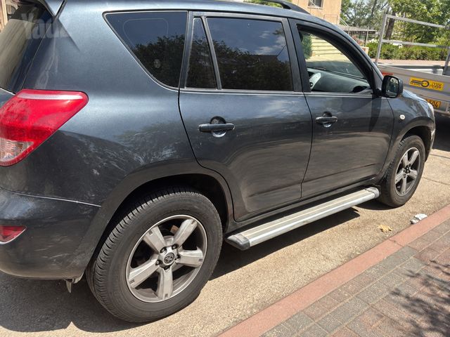 טויוטה RAV4