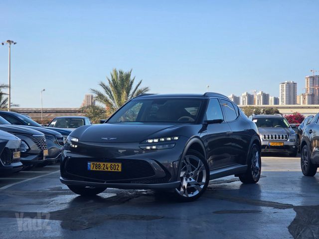 מודעת רכב ג'נסיס GV60