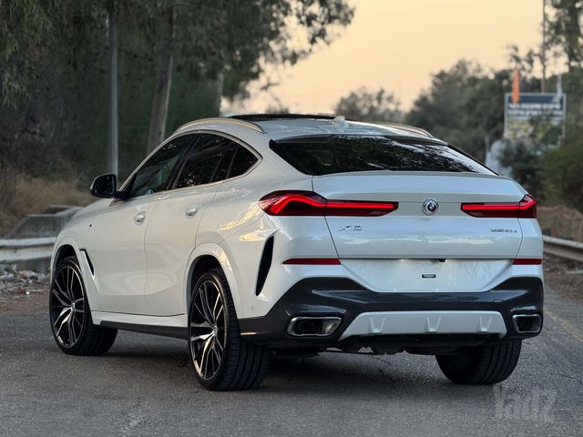ב מ וו X6