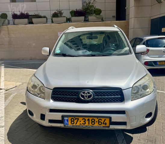 מודעת רכב טויוטה RAV4
