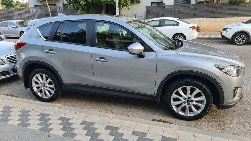 מודעת רכב מאזדה CX-5