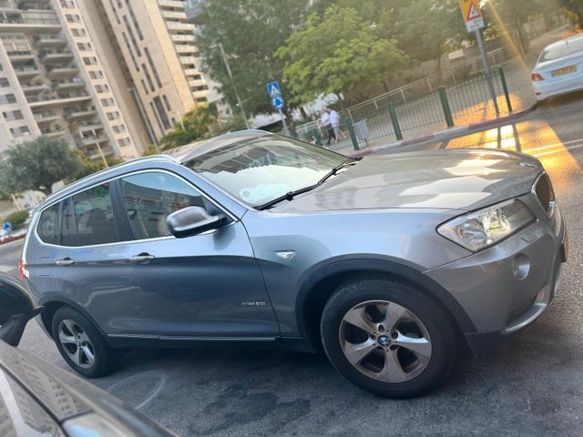 ב מ וו X3
