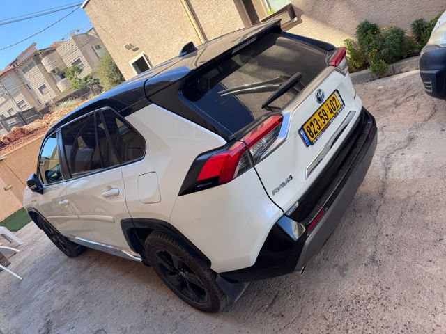 מודעת רכב טויוטה RAV4