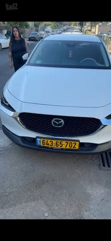 מודעת רכב מאזדה CX-30