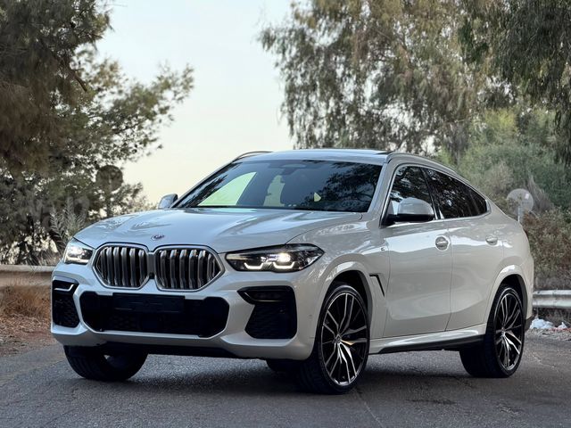 ב מ וו X6