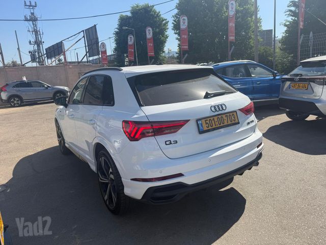 אאודי Q3