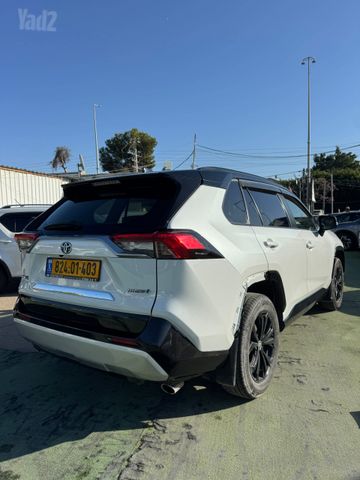 טויוטה RAV4
