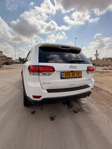 מודעת רכב ג'יפ גרנד צ'ירוקי