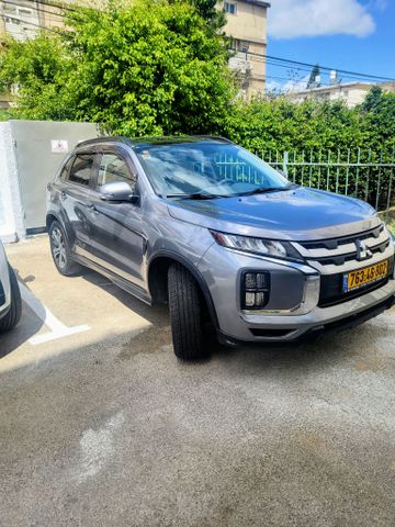 מודעת רכב מיצובישי ASX