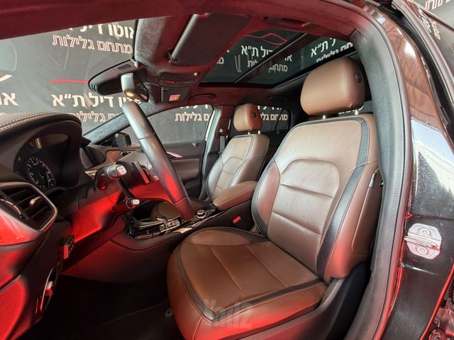 אינפיניטי QX30