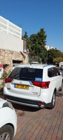 מיצובישי אאוטלנדר