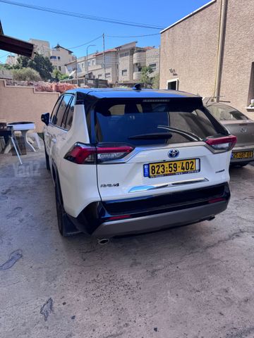 טויוטה RAV4