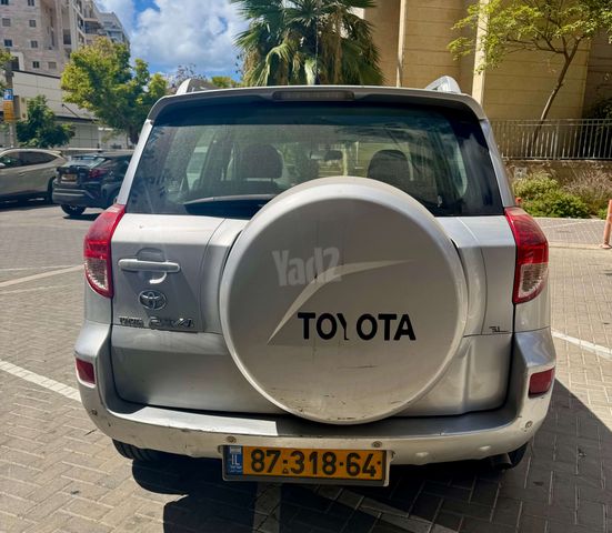 טויוטה RAV4