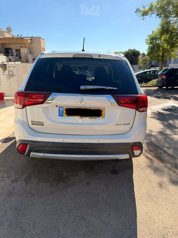 מיצובישי אאוטלנדר
