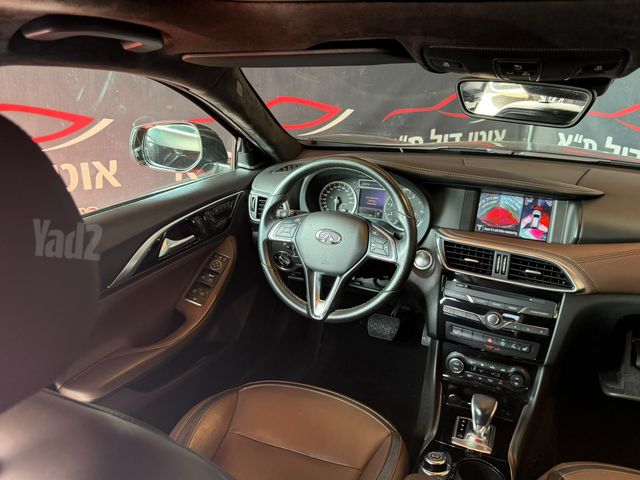 אינפיניטי QX30