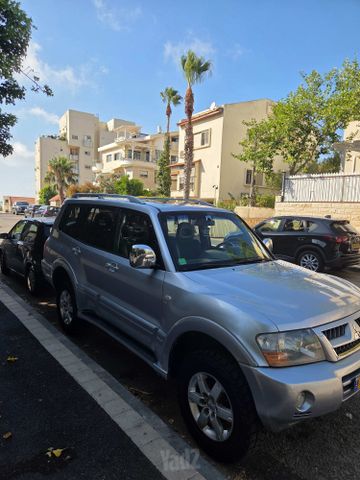 פג'רו Limited אוט׳ בנזין 7 מק 5 דל 3.5 (202 כ״ס)