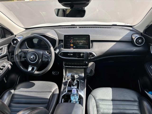 מודעת רכב אם ג'י EHS PHEV
