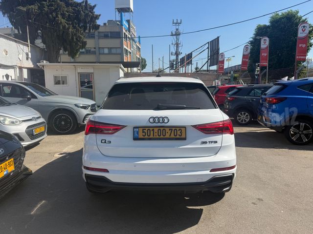 אאודי Q3