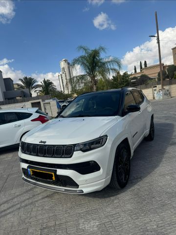 מודעת רכב ג'יפ קומפאס