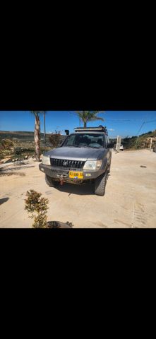 טויוטה לנד קרוזר