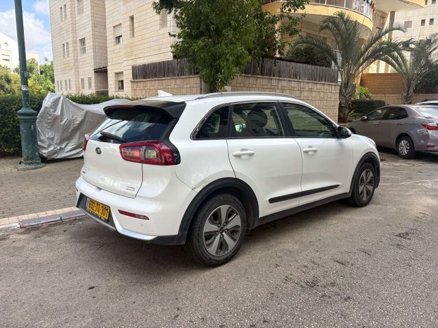 קיה נירו