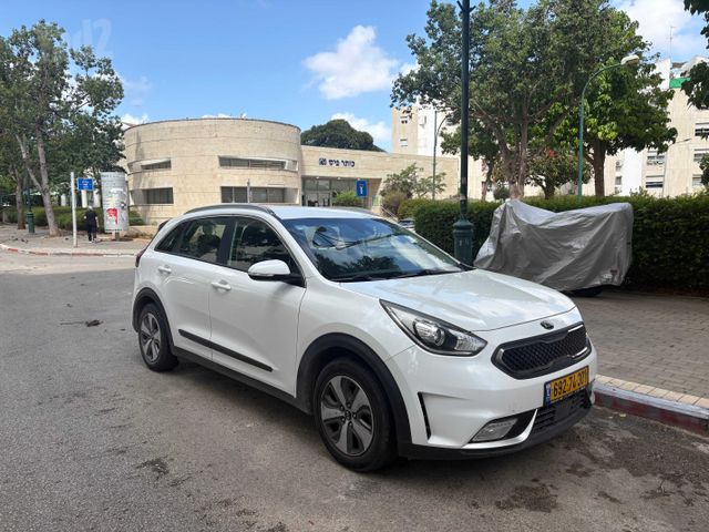 קיה נירו