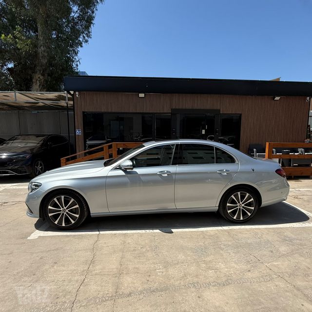 מודעת רכב מרצדס-בנץ E-class 2