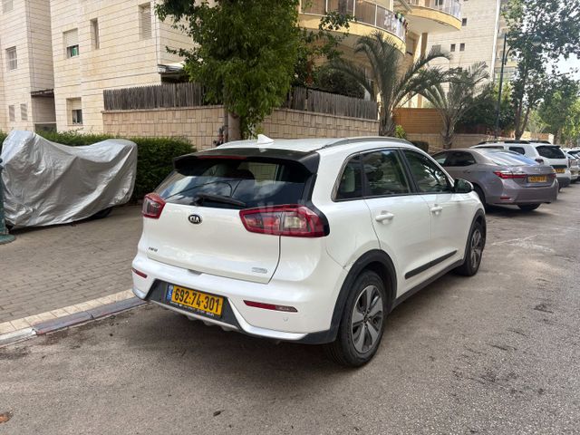 קיה נירו