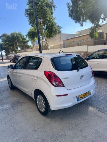יונדאי i20