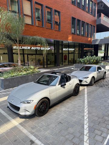 מודעת רכב מאזדה MX-5