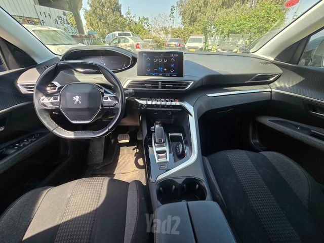 פיג'ו 3008