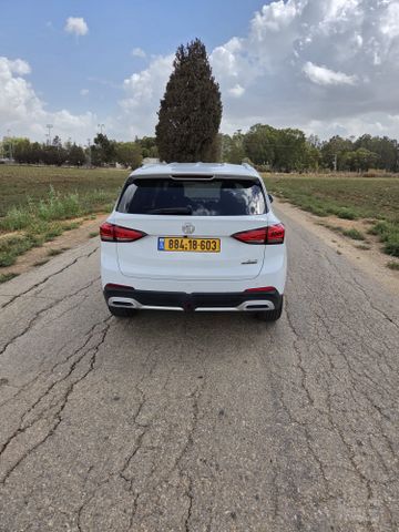 אם ג'י ZS