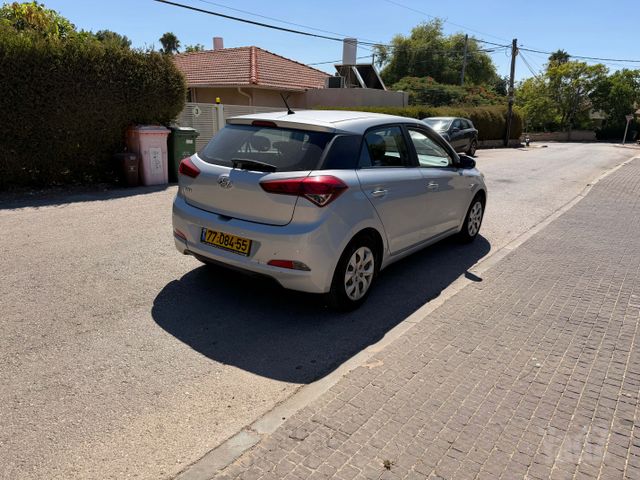 יונדאי i20