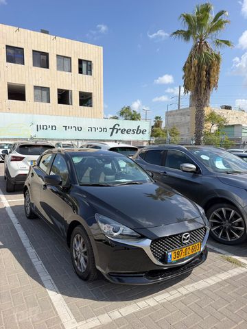 מודעת רכב מאזדה 2