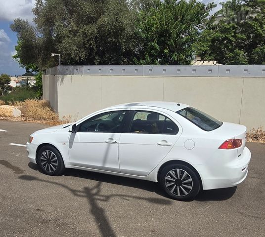 מיצובישי לנסר