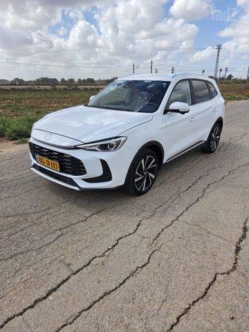 מודעת רכב אם ג'י ZS