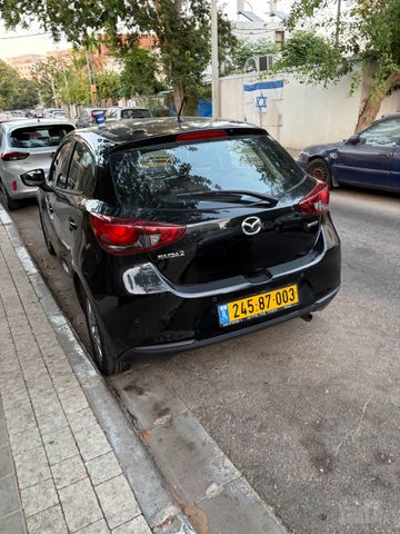 מודעת רכב מאזדה 2