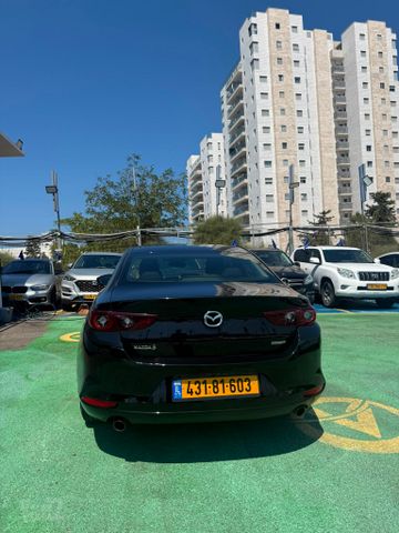 מאזדה 3