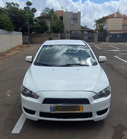 מודעת רכב מיצובישי לנסר