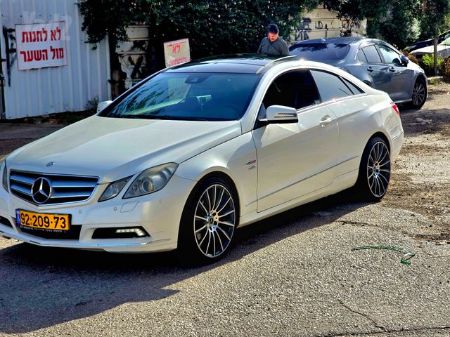 מודעת רכב מרצדס-בנץ E-class 1