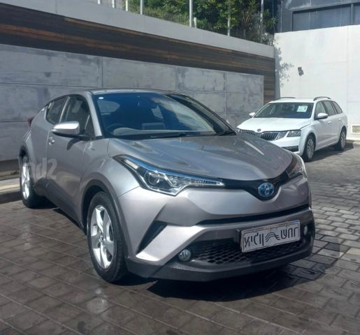 מודעת רכב טויוטה C-HR