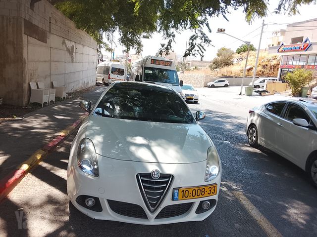 אלפא רומיאו ג'ולייטה