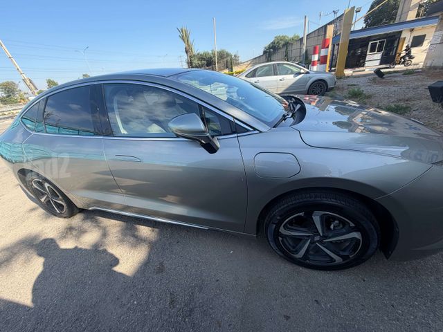 אי.וי איזי Limo