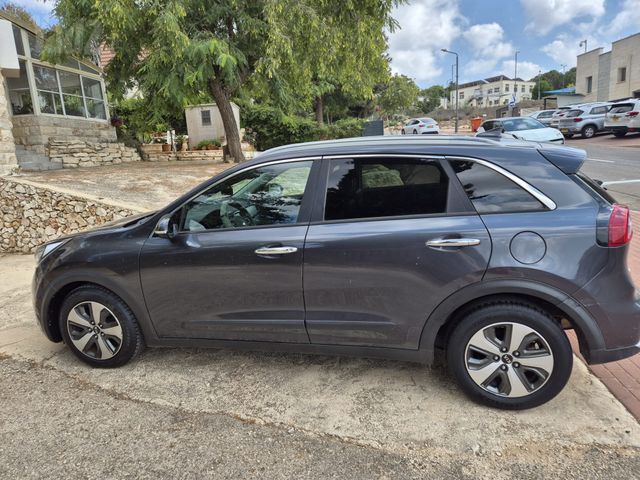 קיה נירו